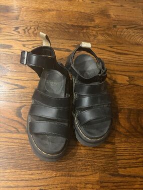 Dr. Martens Black women’s' Strappy Fisherman Sandals sz 6